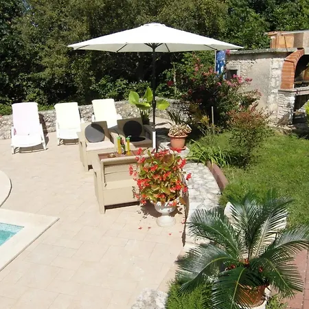 Ferienhaus 'vickovi' Mit Gemeinschaftspool By Interhome *