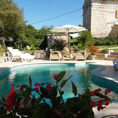Hébergement de vacances 'vickovi' Mit Gemeinschaftspool By Interhome *
