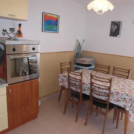 Holiday home 'vickovi' Mit Gemeinschaftspool By Interhome Rakalj