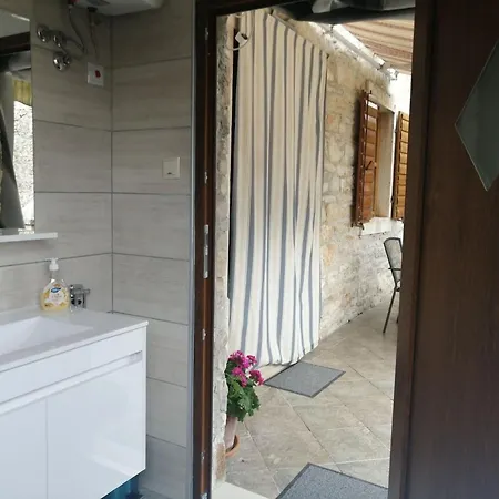 'vickovi' Mit Gemeinschaftspool By Interhome Ferienhaus