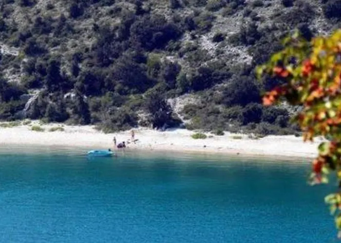 'vickovi' Mit Gemeinschaftspool By Interhome