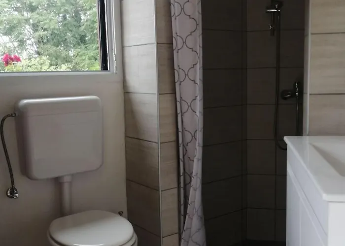 'vickovi' Mit Gemeinschaftspool By Interhome * Rakalj