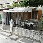'vickovi' Mit Gemeinschaftspool By Interhome