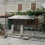 'vickovi' Mit Gemeinschaftspool By Interhome